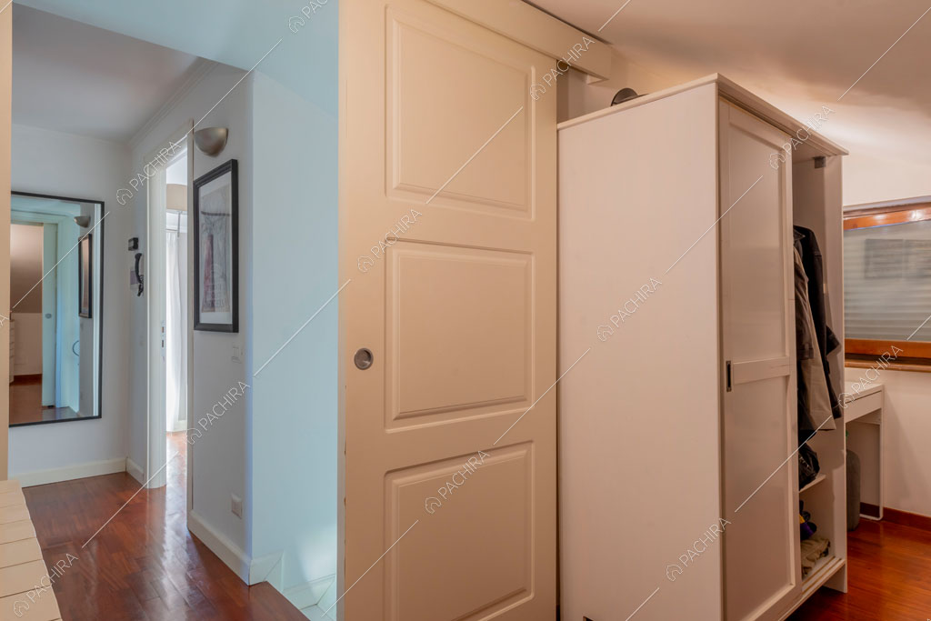Corridoio della villa Lena, location in stile moderno a Roma