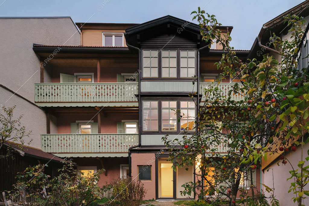 Esterni della villa Botnia, location in stile contemporaneo a Bolzano