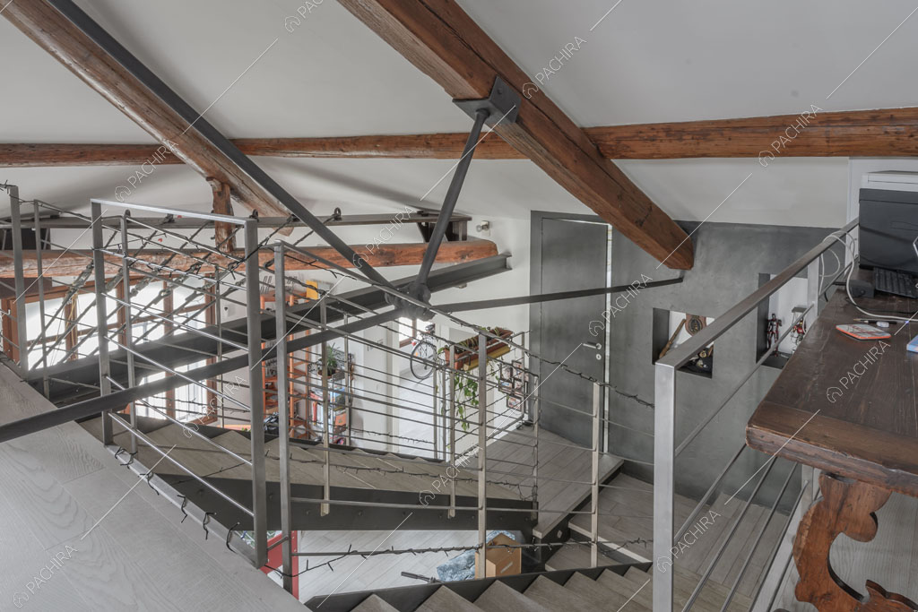 Mansarda del loft Ostro, location in stile contemporaneo a Milano