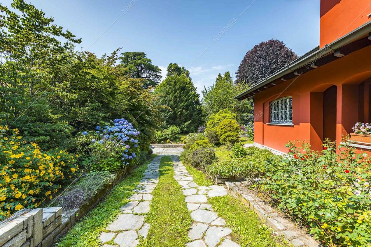Vialetto della villa Archibusa, location in stile classico a Como