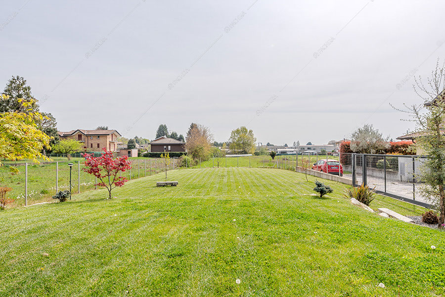 Giardino della villa moderna Adenia, location per shooting a Varese