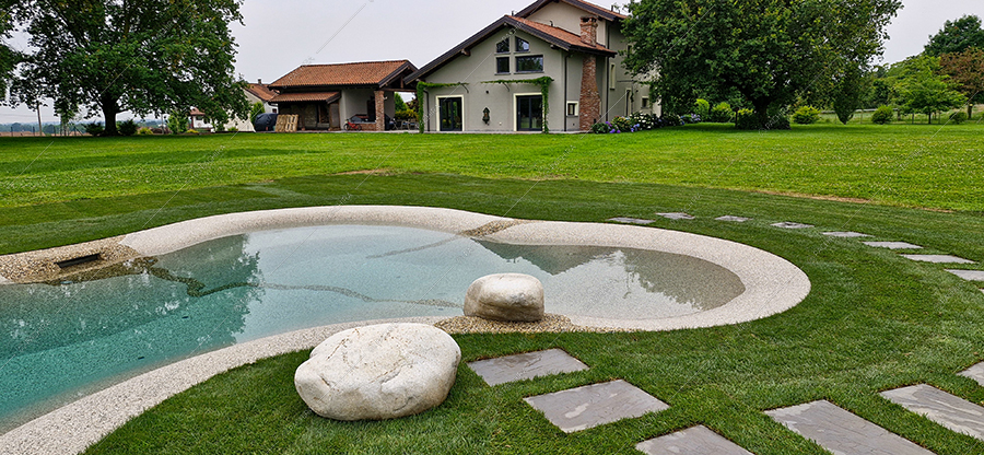 Piscina della villa Jaspis, location in stile moderno a Novara